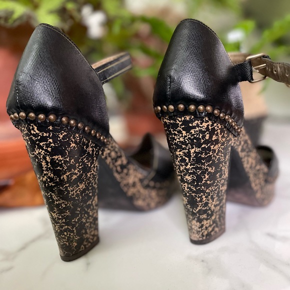 Prada shoes - Picture 4 of 8